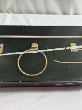 Globe Positano 4-Piece Bath Set - Gold Finish